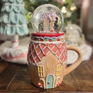 🚫SOLD🚫 Snow Globe Gingerbread House Mug